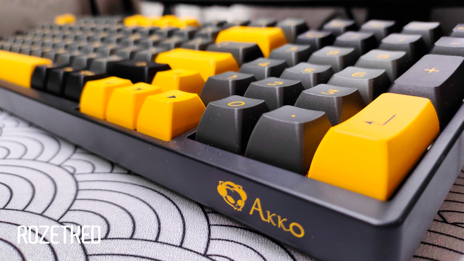 Я купил клавиатуру Akko 3098B — это была ошибка!